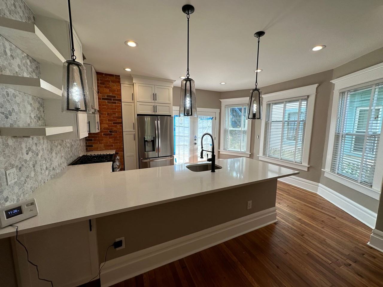 1462 Indianola Ave - Photo 4 of 33