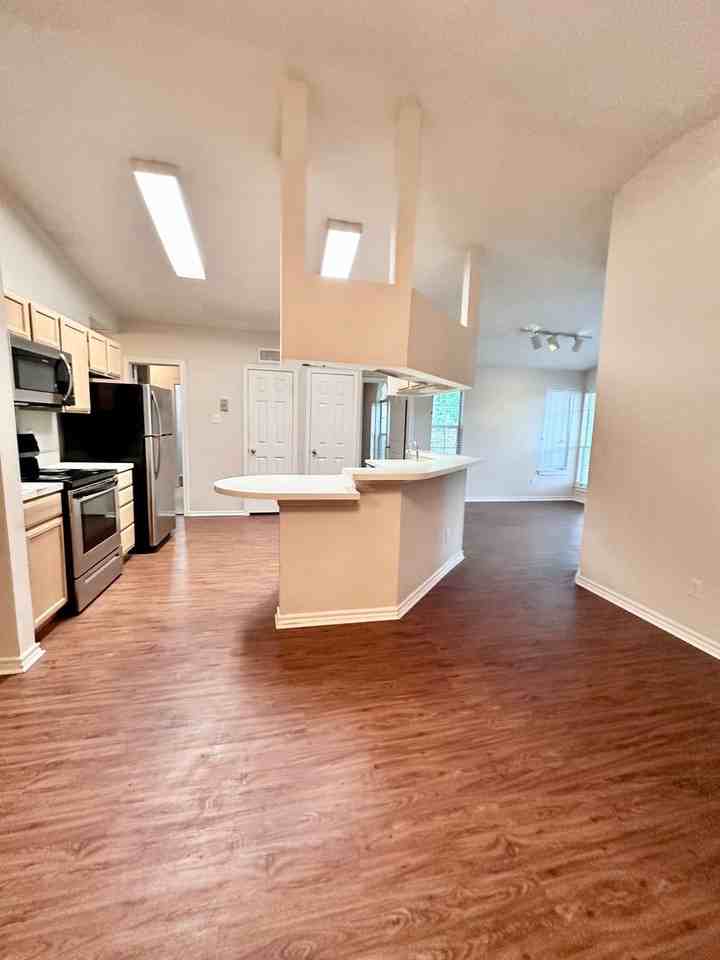 6804 N Capital Of Texas Hwy - Photo 5 of 20