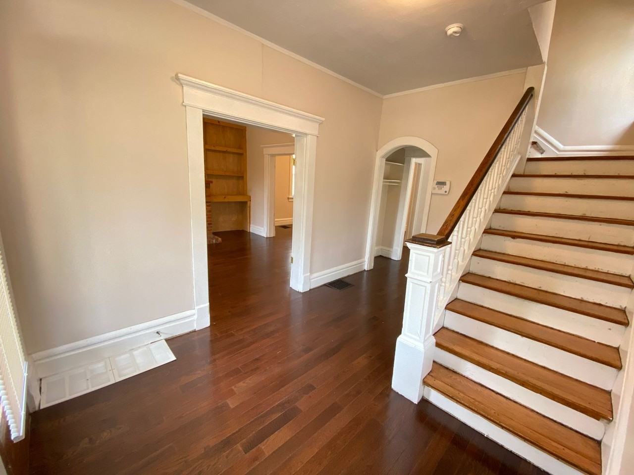 124 E Norwich Ave - Photo 2 of 14