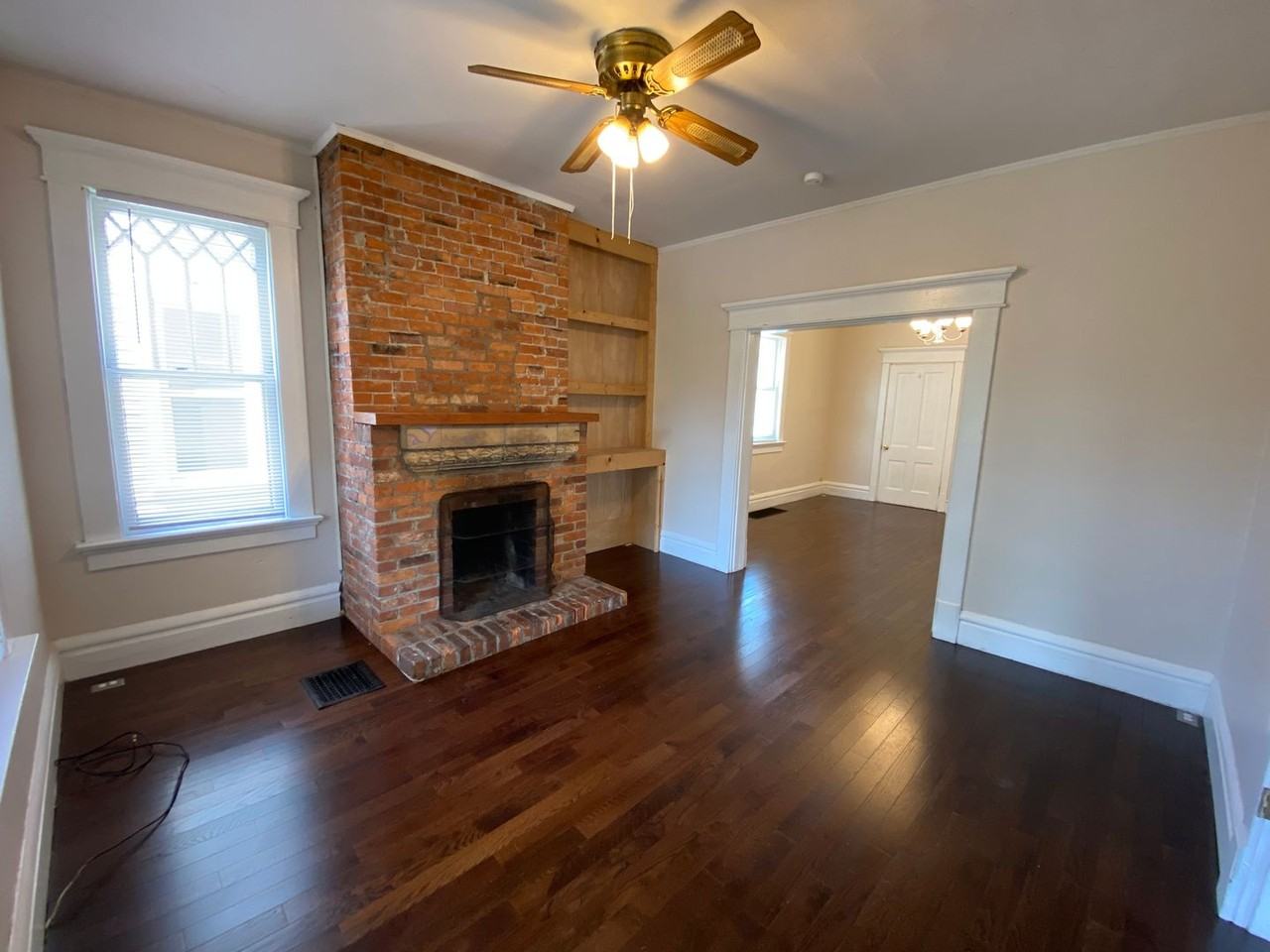 124 E Norwich Ave - Photo 4 of 14