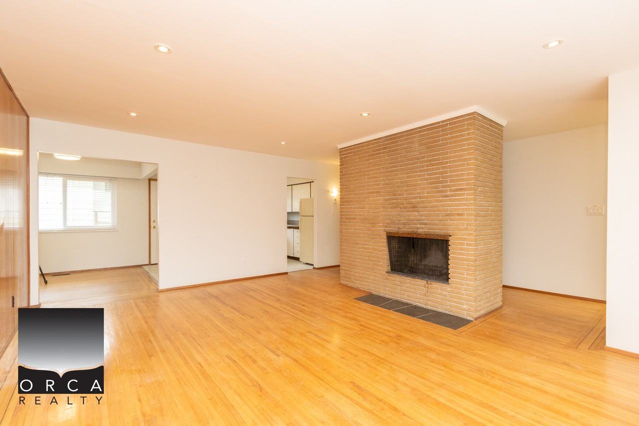 2802 Crestlynn Pl - Photo 2 of 21