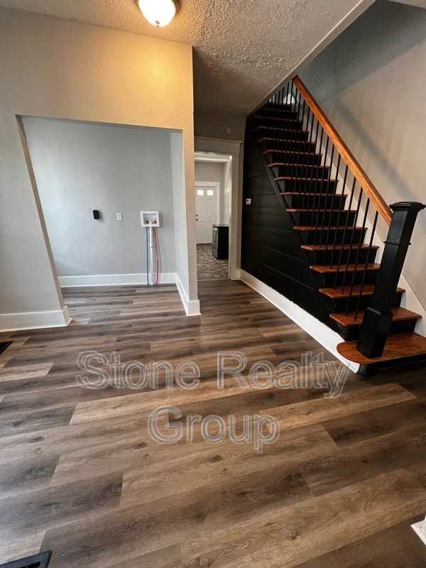 1913 N 13th St - Photo 3 of 10