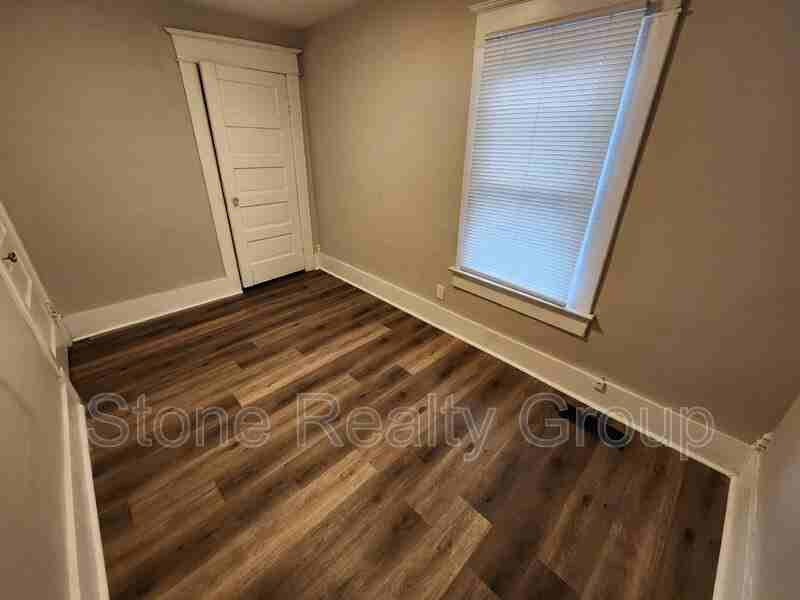 1913 N 13th St - Photo 7 of 10