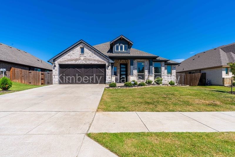 213 Lariat Trl - Photo 3 of 49