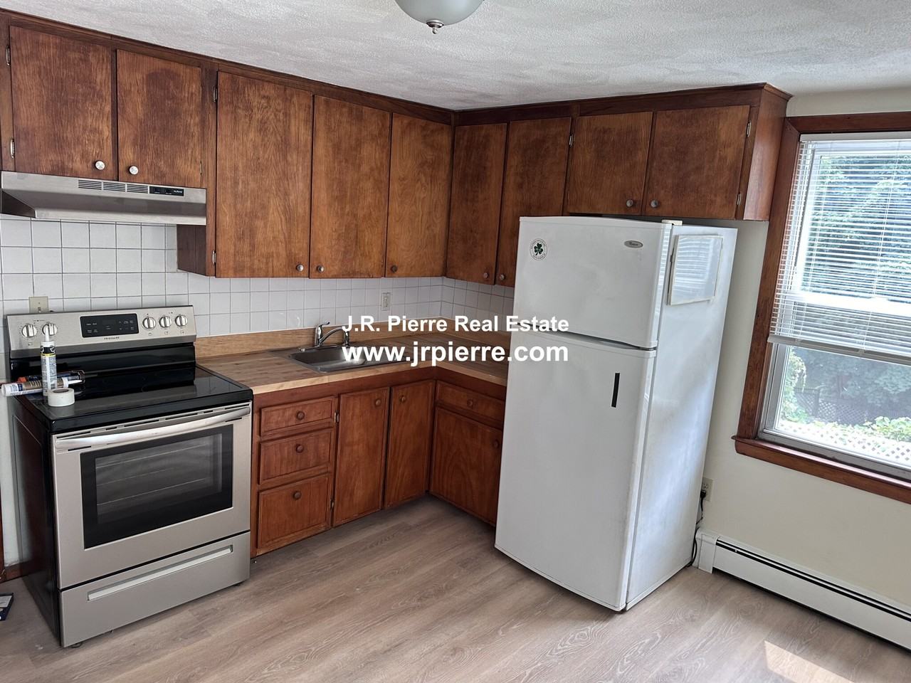 281 Riverside Ave #3