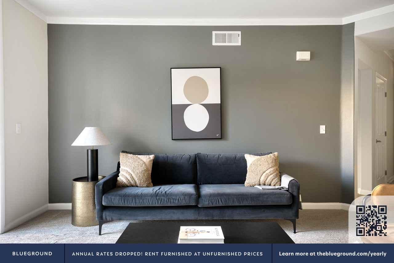 338 South Fremont Street - Photo 4 of 39