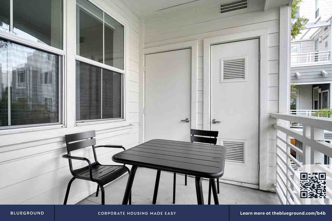 338 South Fremont Street - Photo 6 of 39