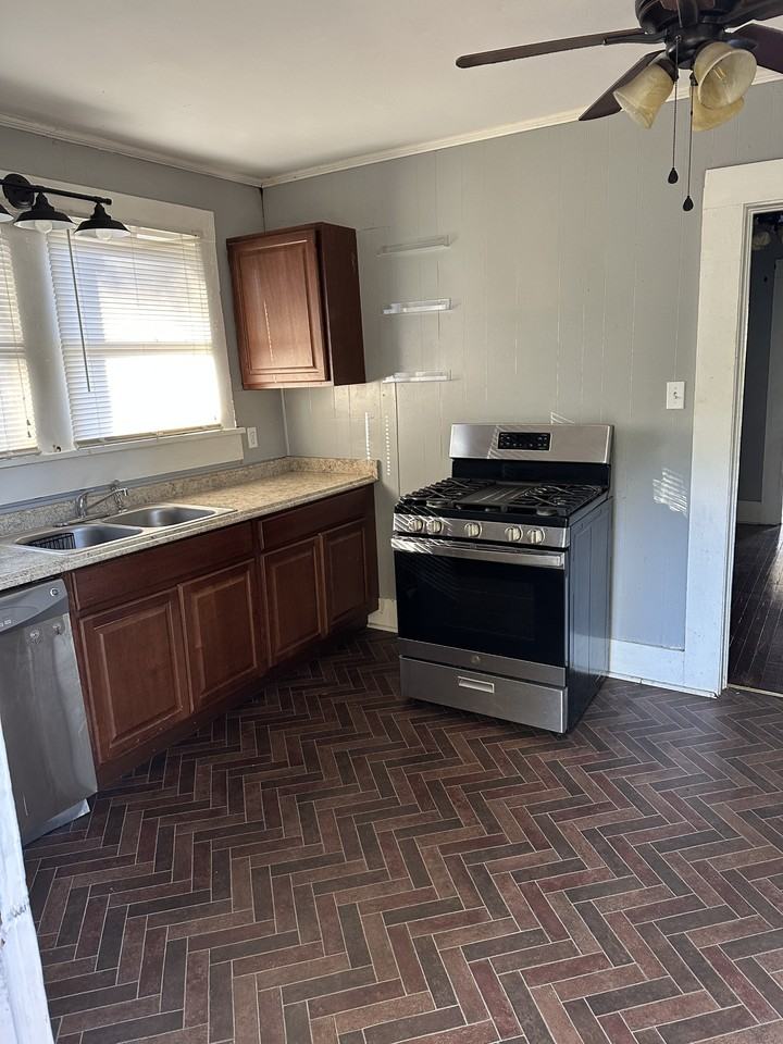 204 Goode Ave #NA - Photo 7 of 10
