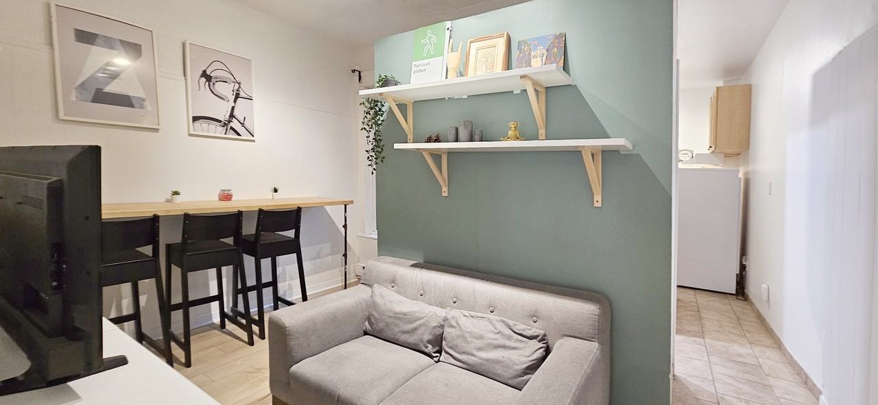 3861 Avenue Coloniale ##61 - Photo 2 of 14