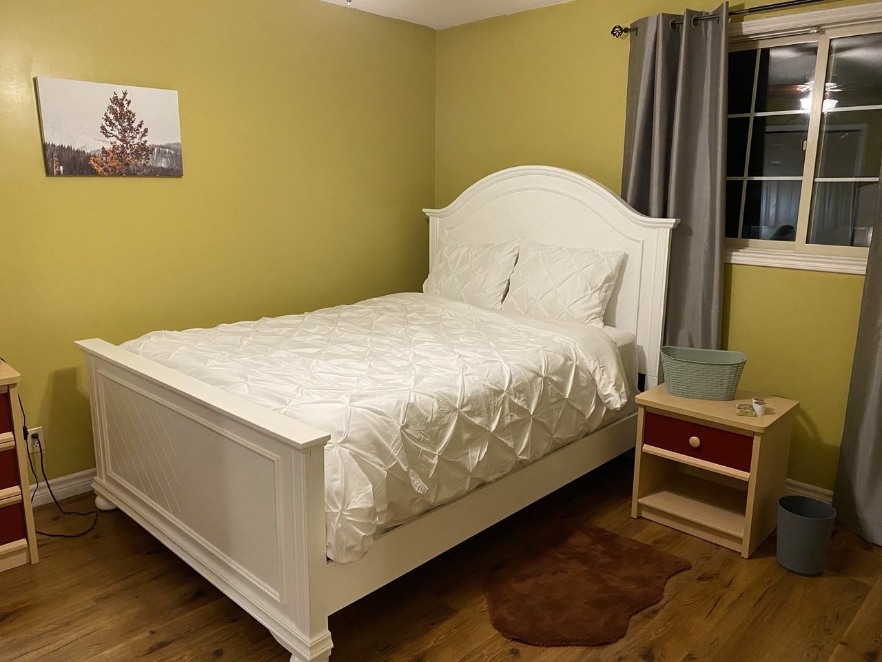 211 Benesfort Crescent - Photo 3 of 9