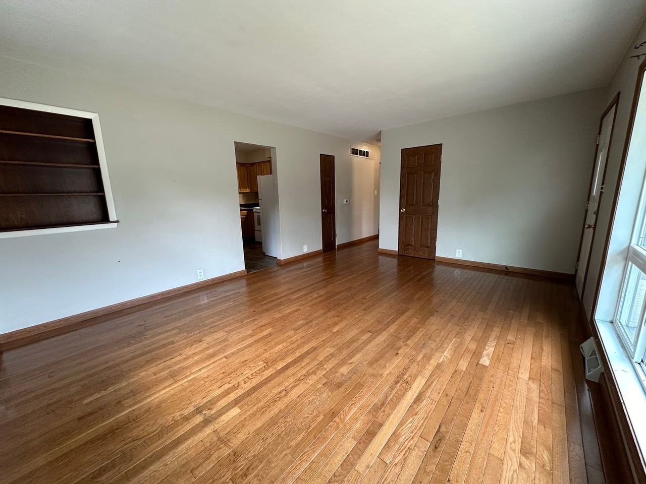 4033 Niles St - Photo 3 of 24