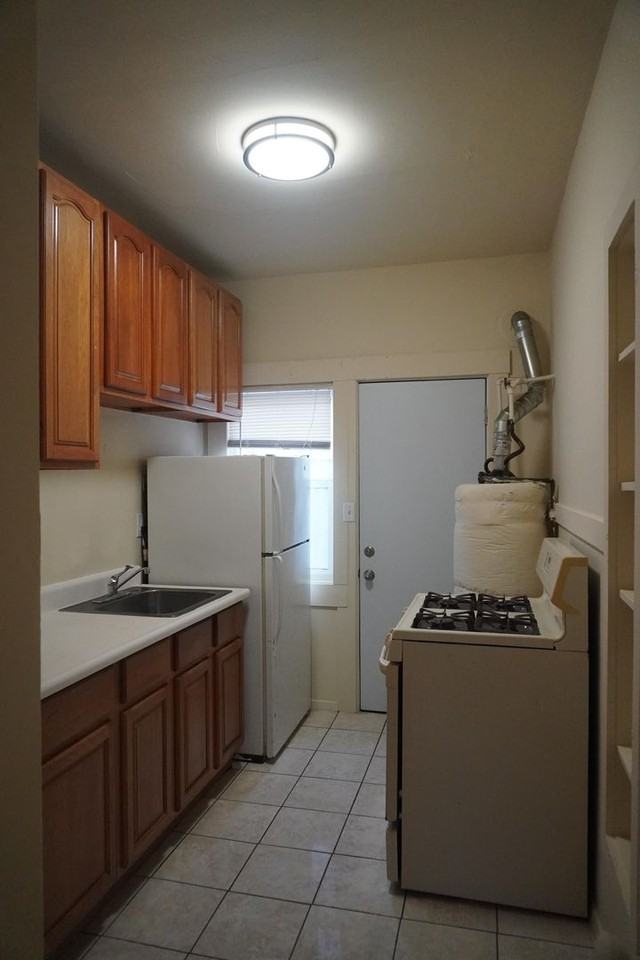 33rd Avenue, 1629 - Photo 3 of 6