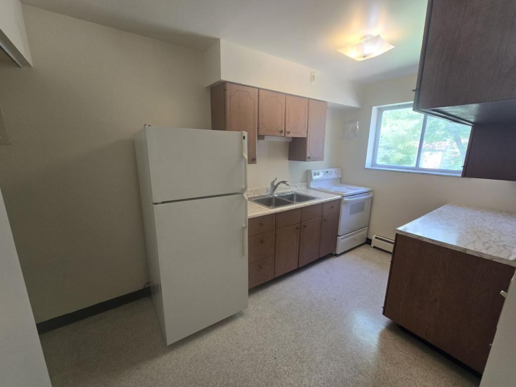 2606 19th St - Photo 3 of 6