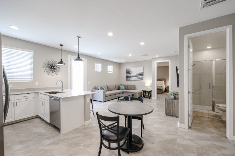 15773 W Kendall St - Photo 2 of 17