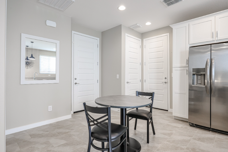 15773 W Kendall St - Photo 3 of 17