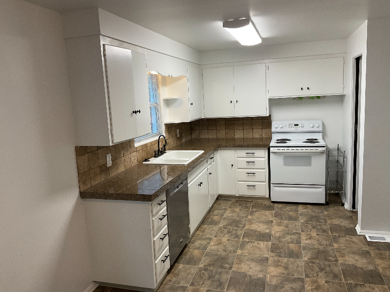 209 S Straughan Ave #209 - Photo 2 of 12