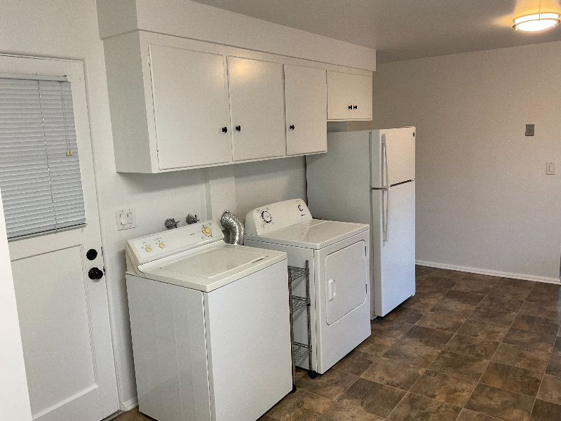 209 S Straughan Ave #209 - Photo 3 of 12