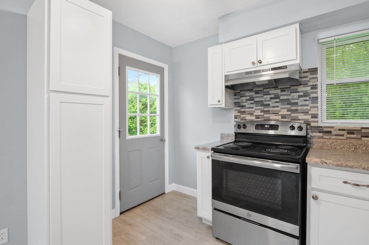 1 Cameron Dr #B - Photo 6 of 15