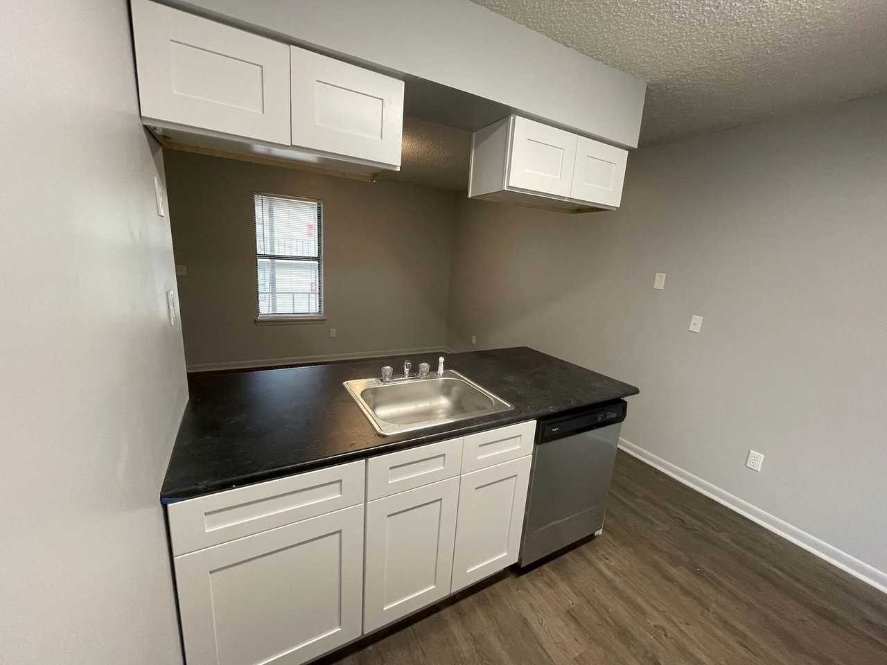 2005 Belt Street - Photo 6 of 11