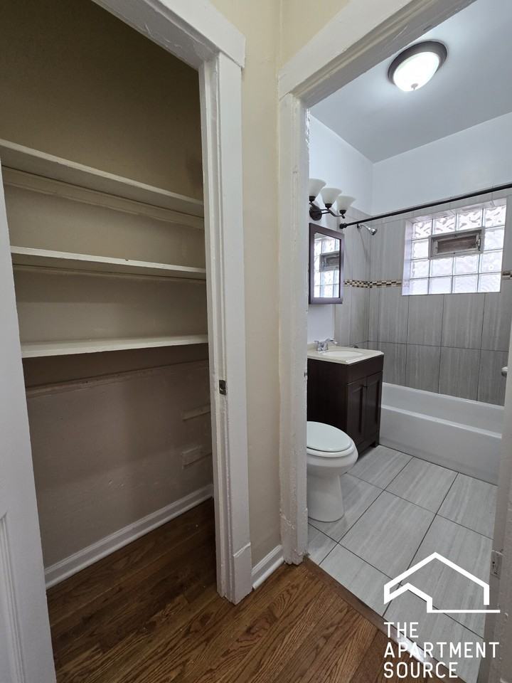 3753 W Sunnyside Ave #1 - Photo 7 of 9