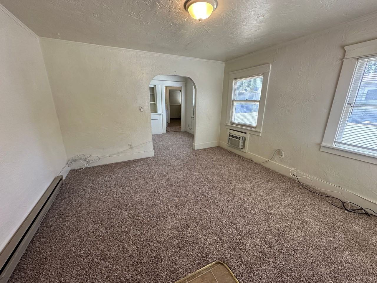 MEL110 - Photo 2 of 10