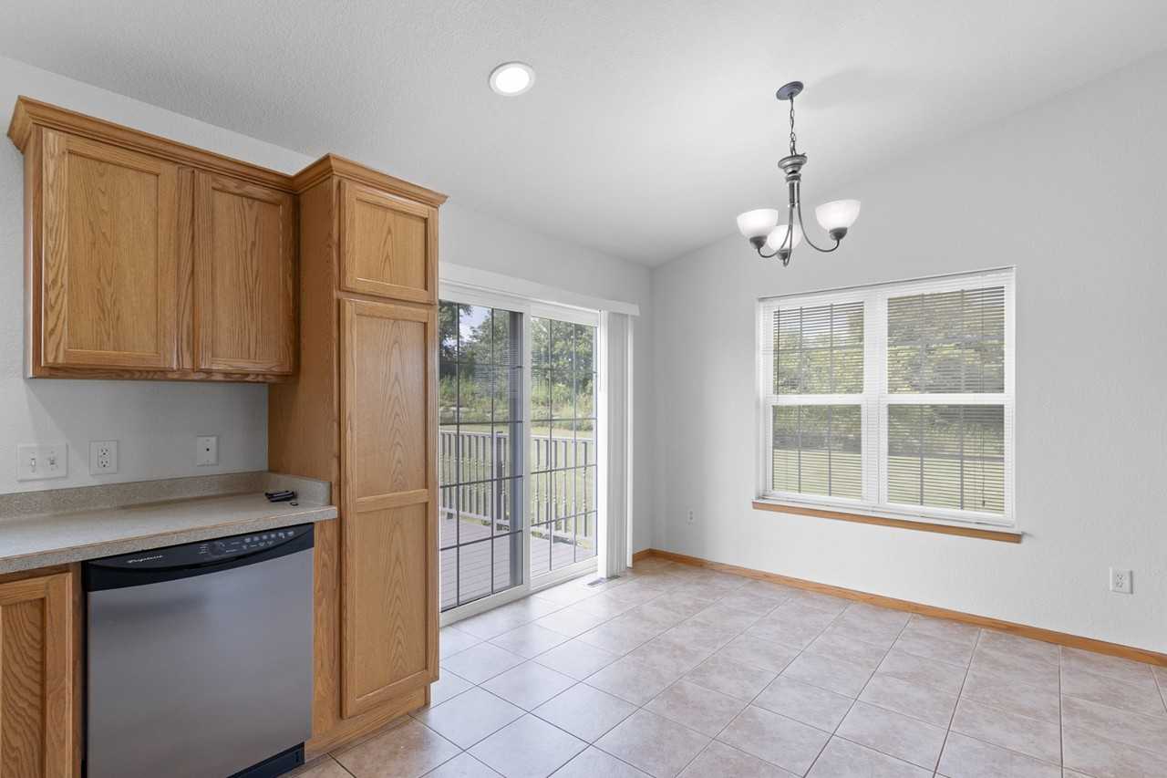 150 Community Dr - Photo 3 of 50