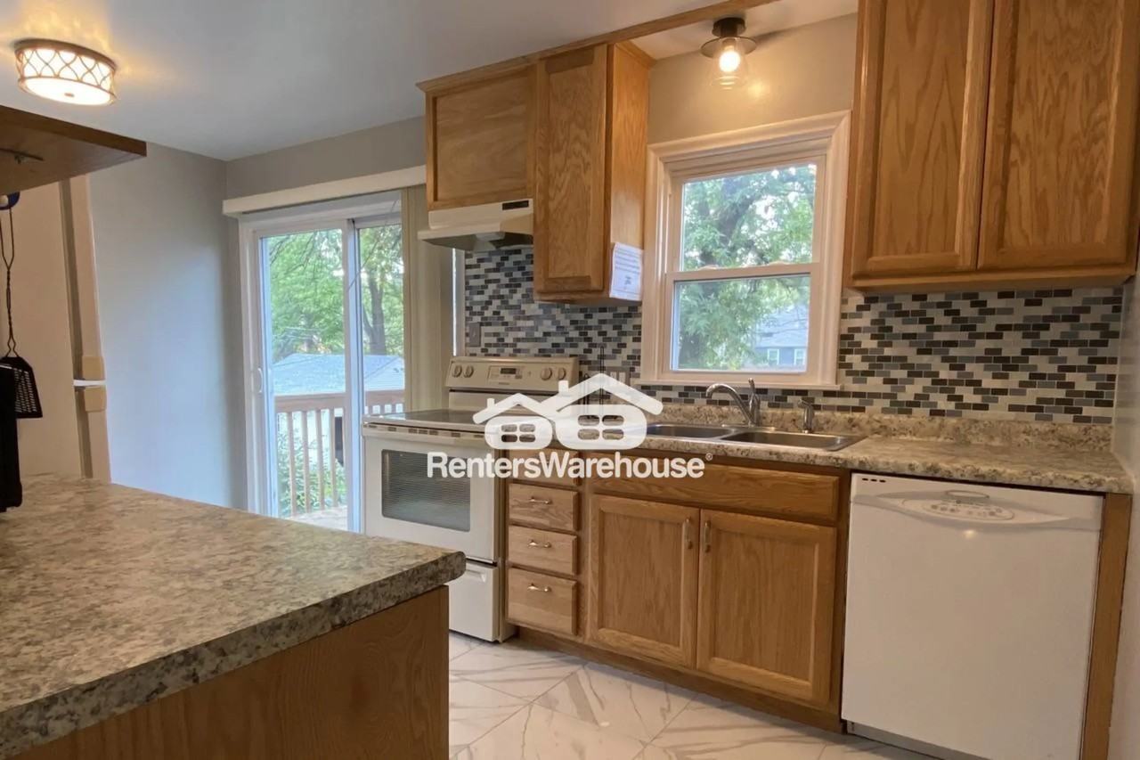 3724 Sumter Ave S - Photo 2 of 12