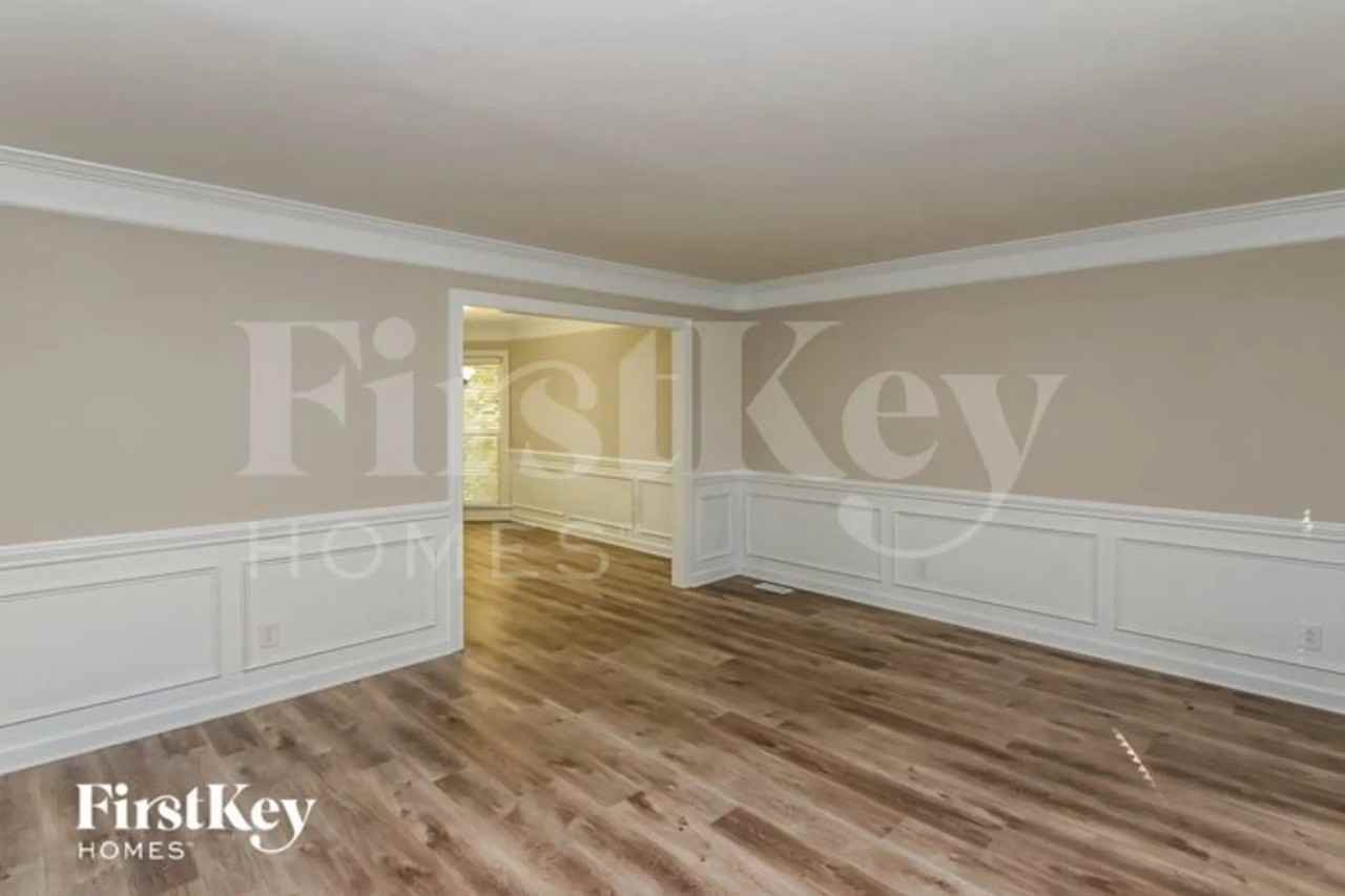 4024 Brownes Ferry Rd - Photo 3 of 15