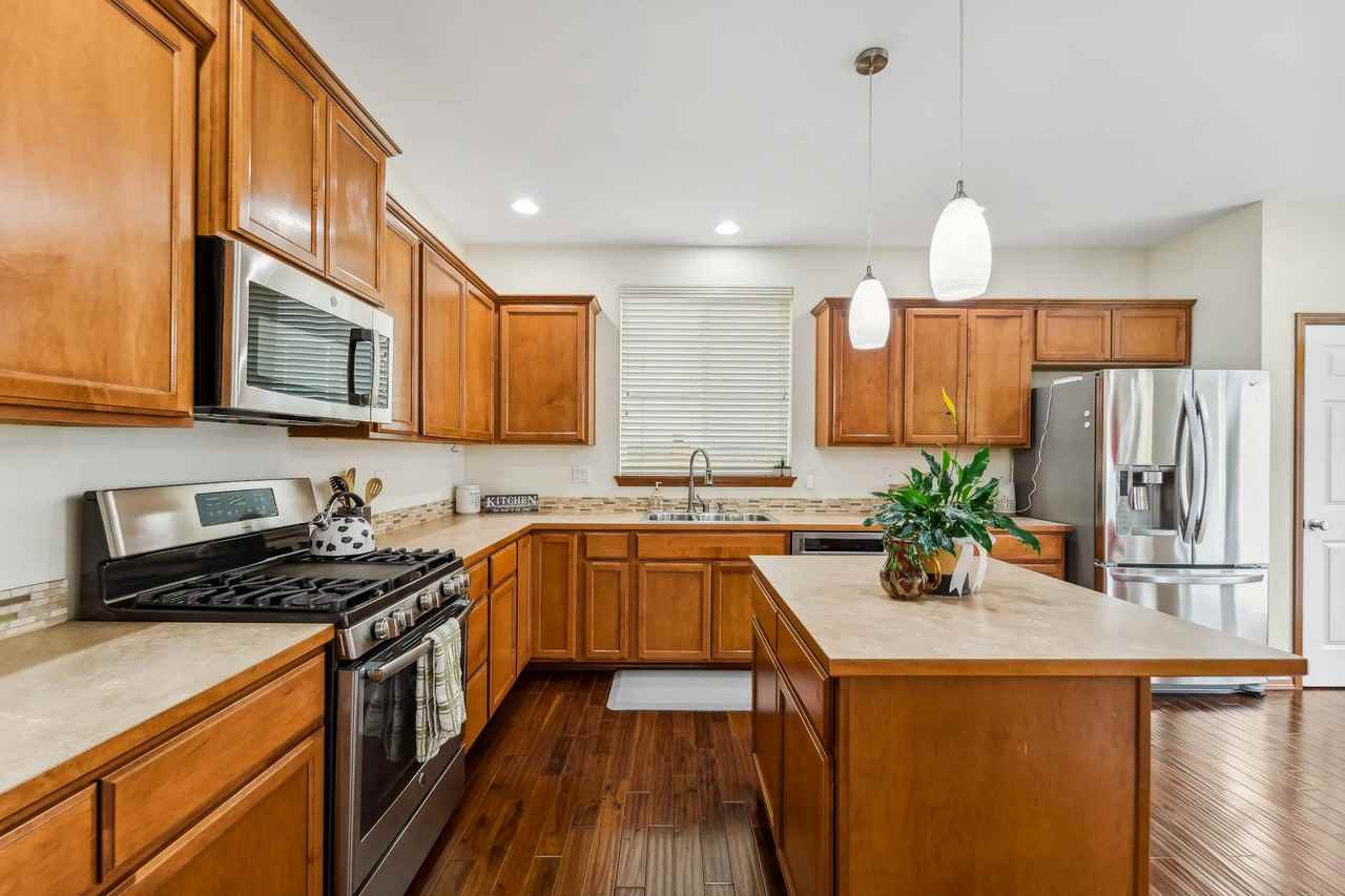 23003 42nd Dr Se - Photo 3 of 39