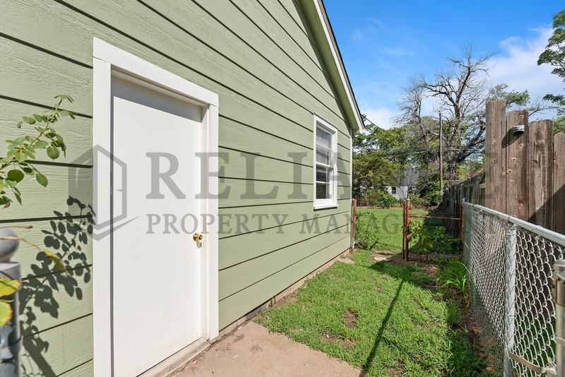 1502 W Julianne St - Photo 3 of 22