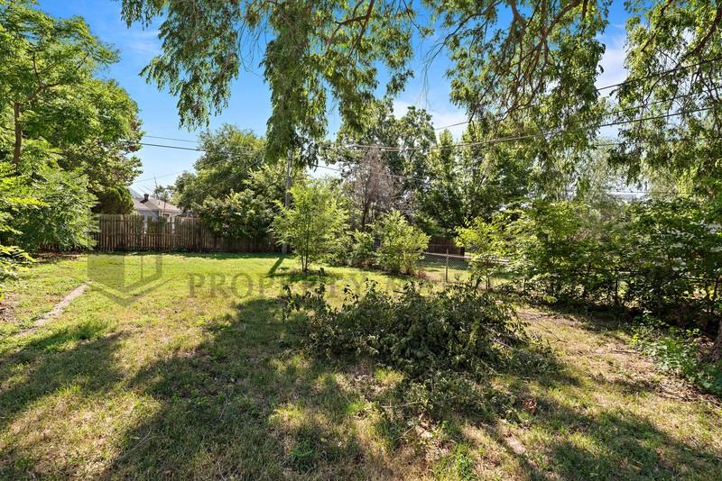 1430 S Martinson Ave - Photo 5 of 19