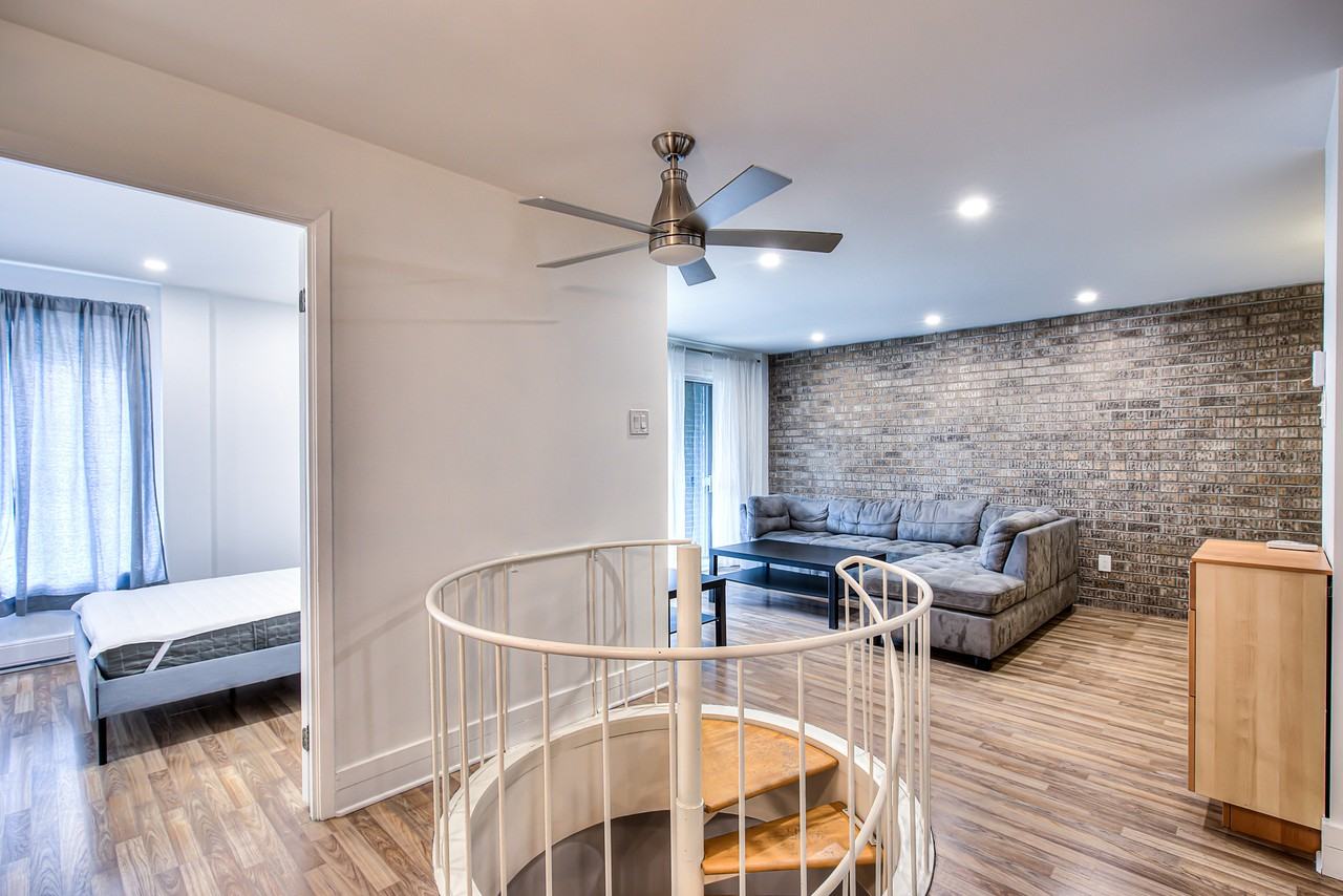 3611 Rue Saint-Urbain - Photo 2 of 22