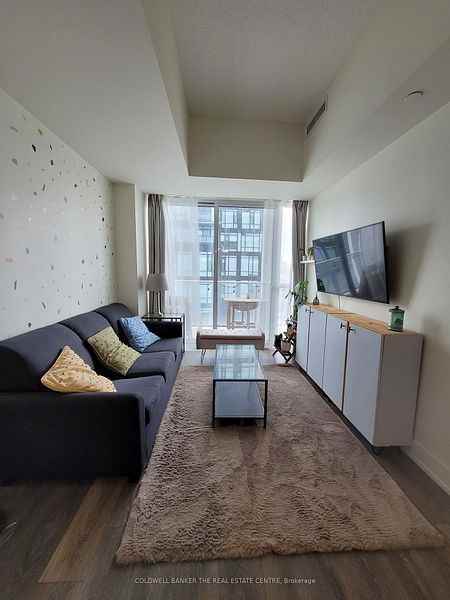 180 Fairview Mall Drive - Photo 3 of 9