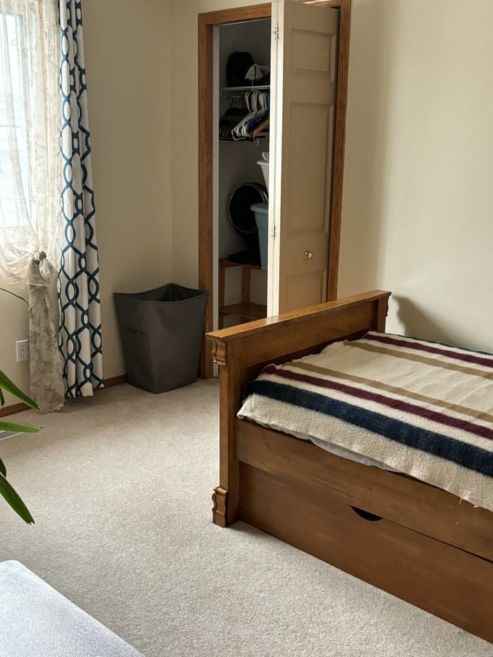 23 Somerglen Crescent Southwest - Photo 2 of 11