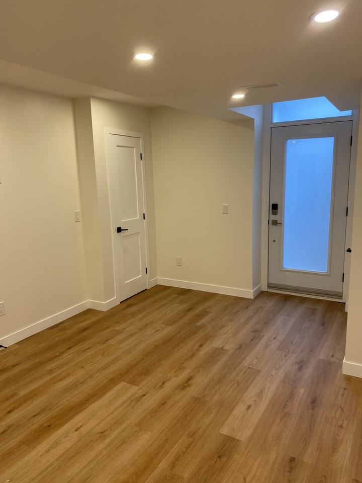 188 Atlas Ave - Photo 4 of 13