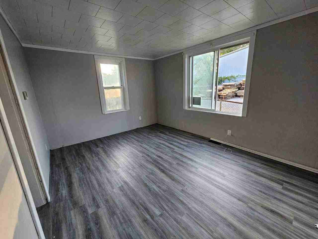 1616 Bank Pl Sw - Photo 3 of 6