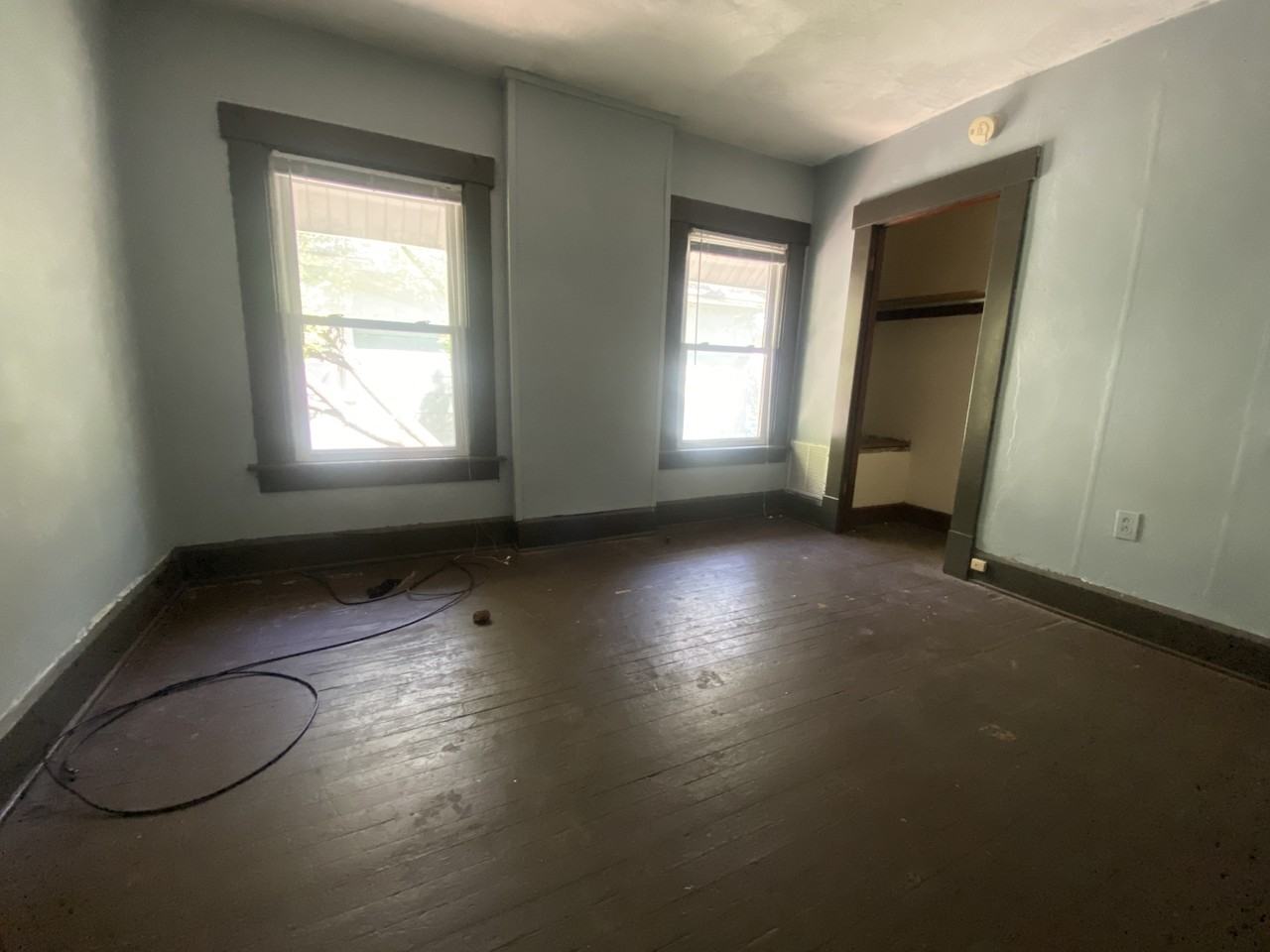 2245 Summit St #2 - Photo 5 of 17