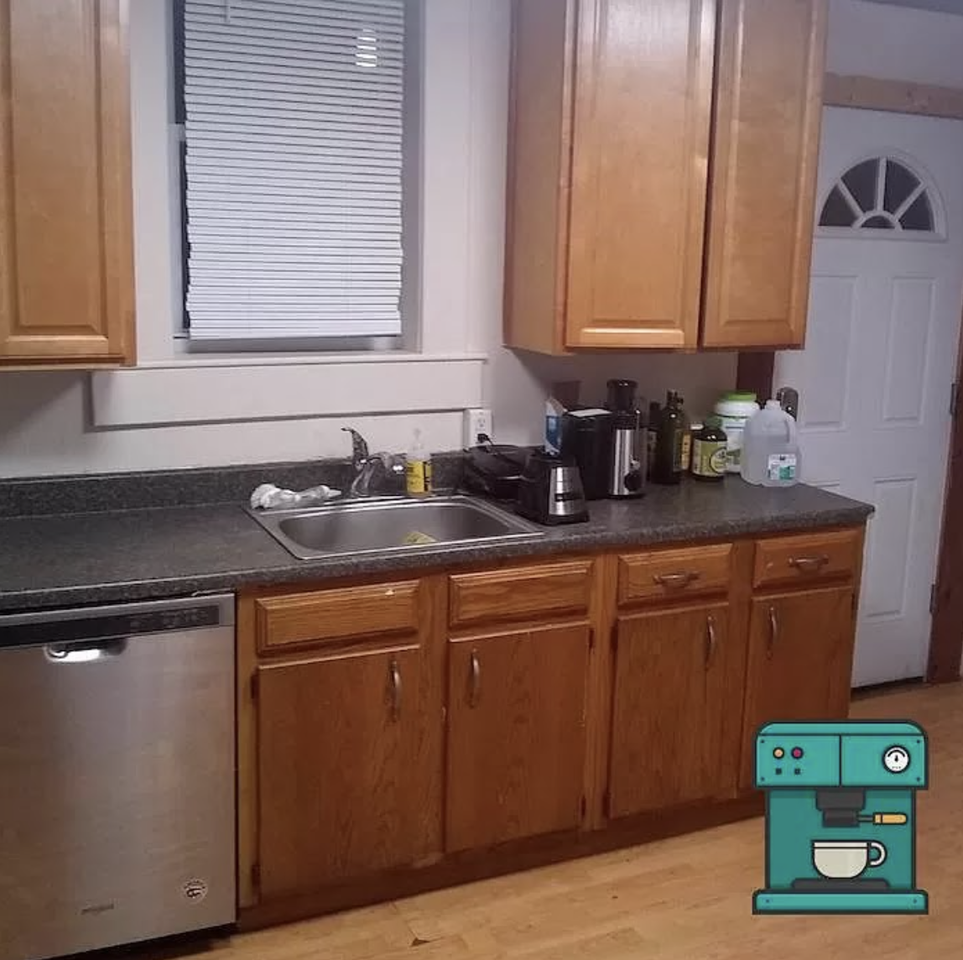 2245 Summit St #2 - Photo 2 of 17