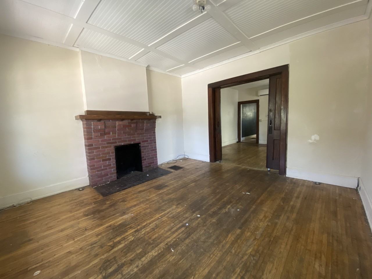 2245 Summit St #2 - Photo 6 of 17