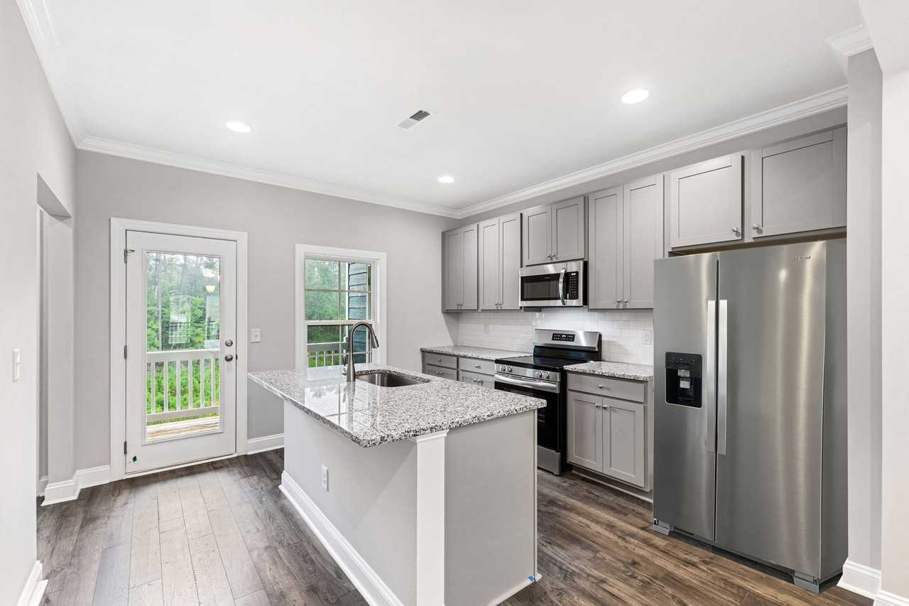 1135 Breadsell Ln - Photo 6 of 31