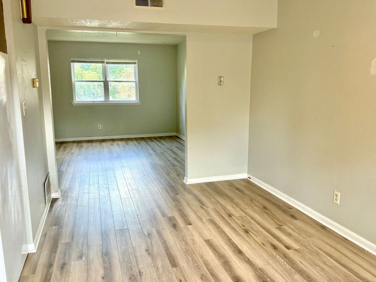 740 Eagle St. - Photo 3 of 11