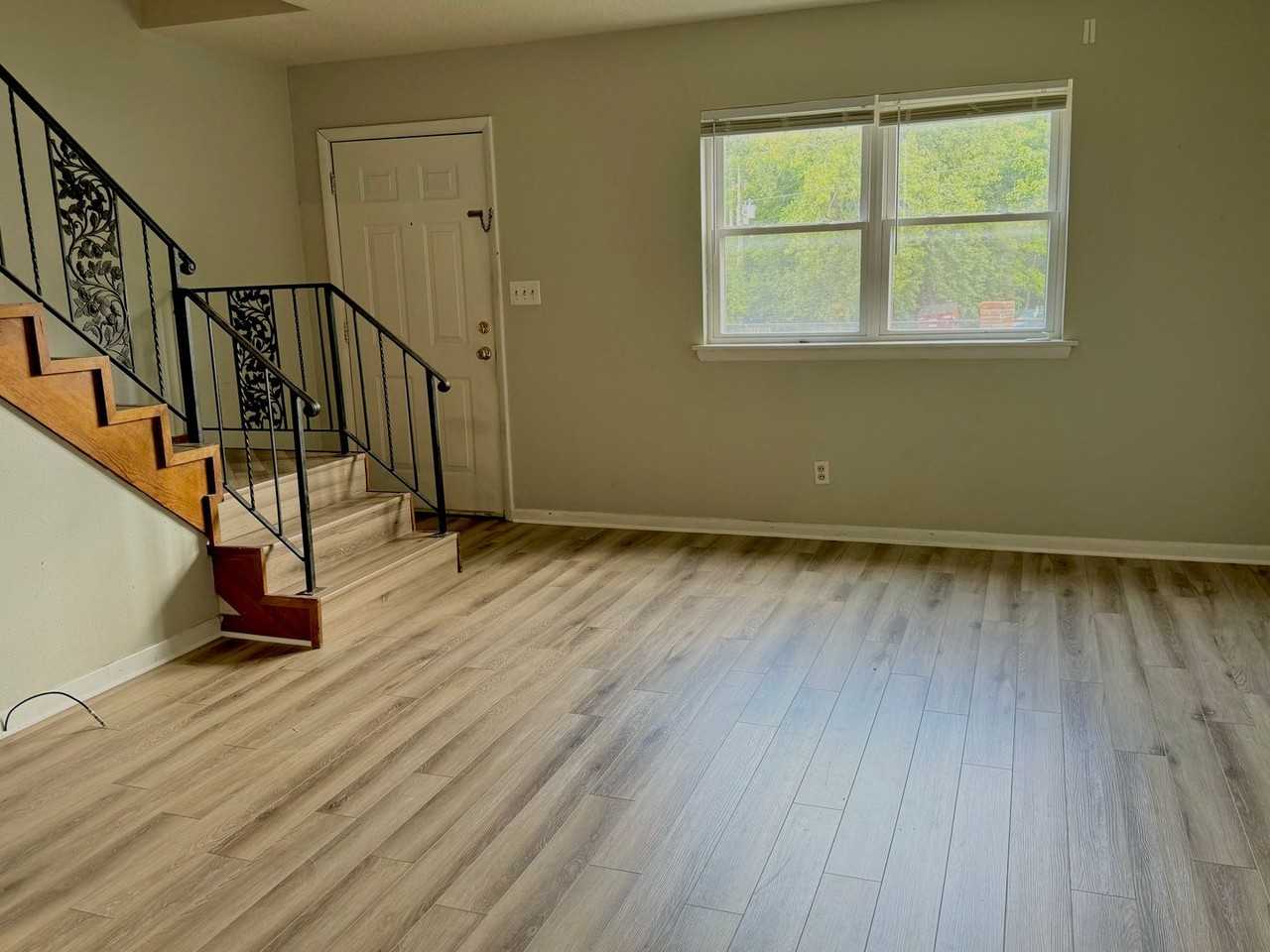 740 Eagle St. - Photo 2 of 11