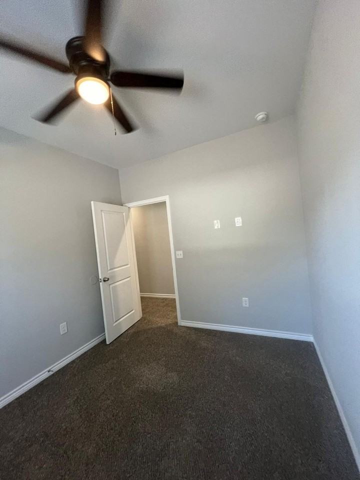 16871 W Ivanhoe - Photo 7 of 11