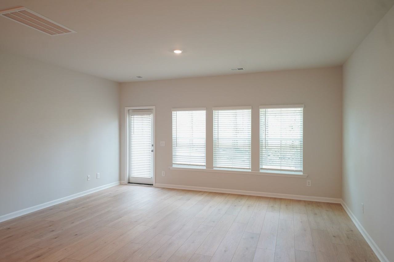 111 Saltgrass Lane - Photo 6 of 35