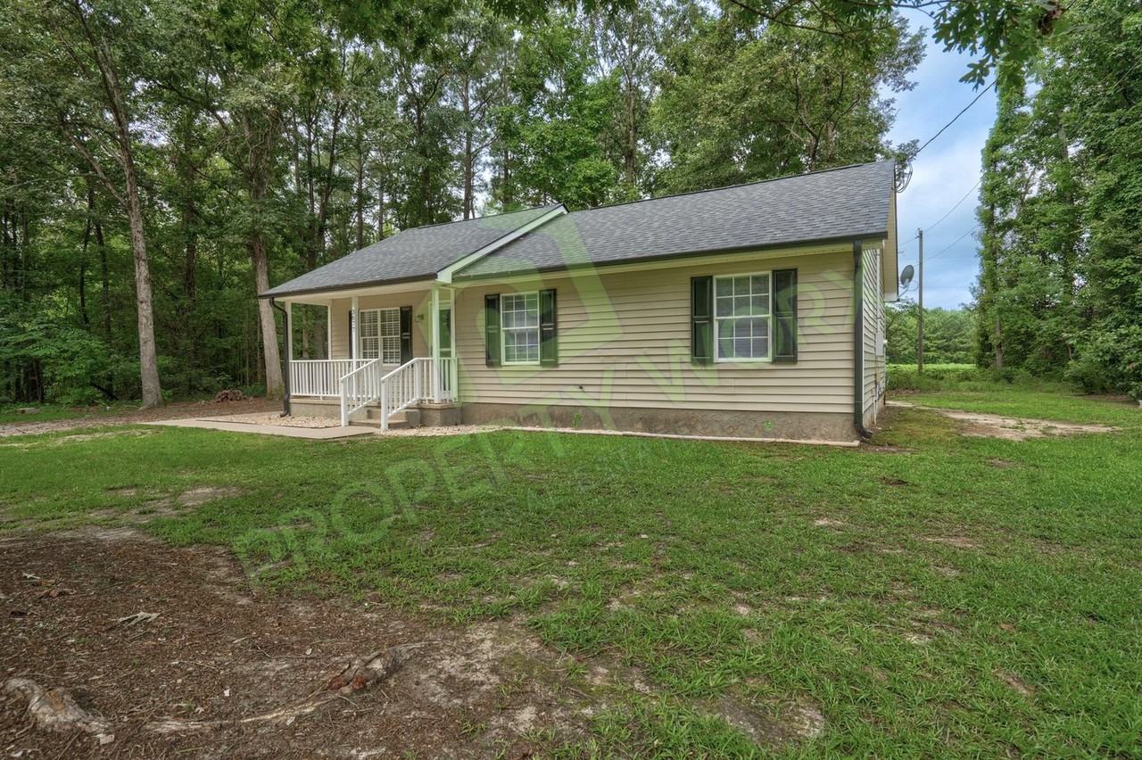 3877 Collie Rd - Photo 2 of 22