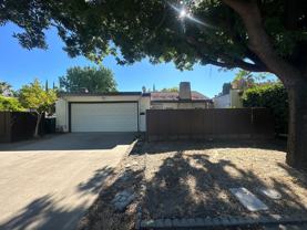 308 N Riverside Dr - Photo 1 of 1