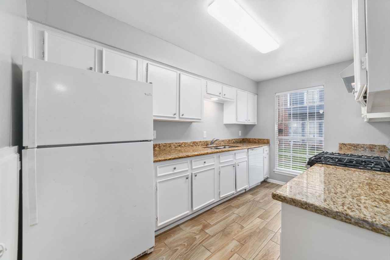 353 Audrey Lane - Photo 5 of 44