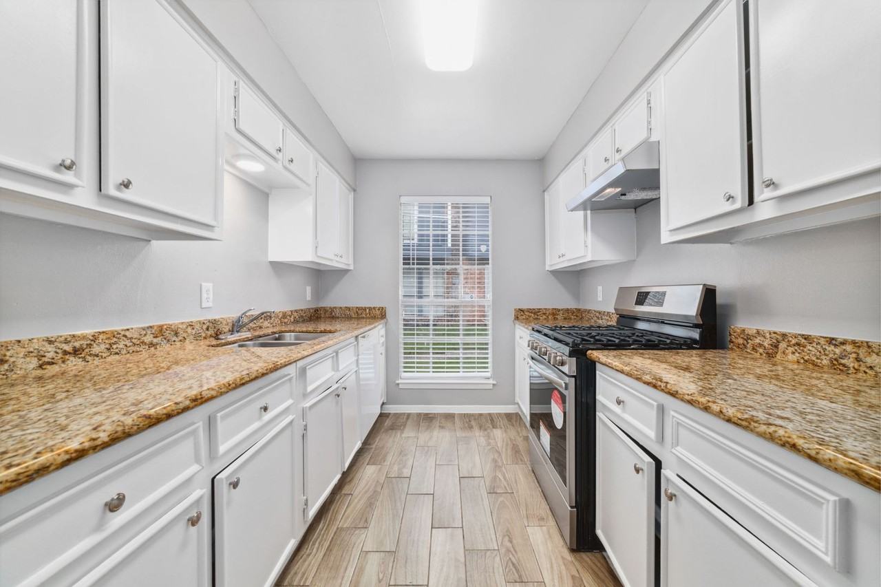 353 Audrey Lane - Photo 7 of 44