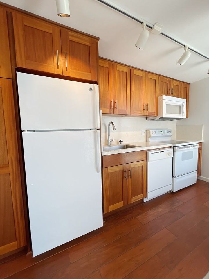 1541 Dominis St #802 - Photo 5 of 17