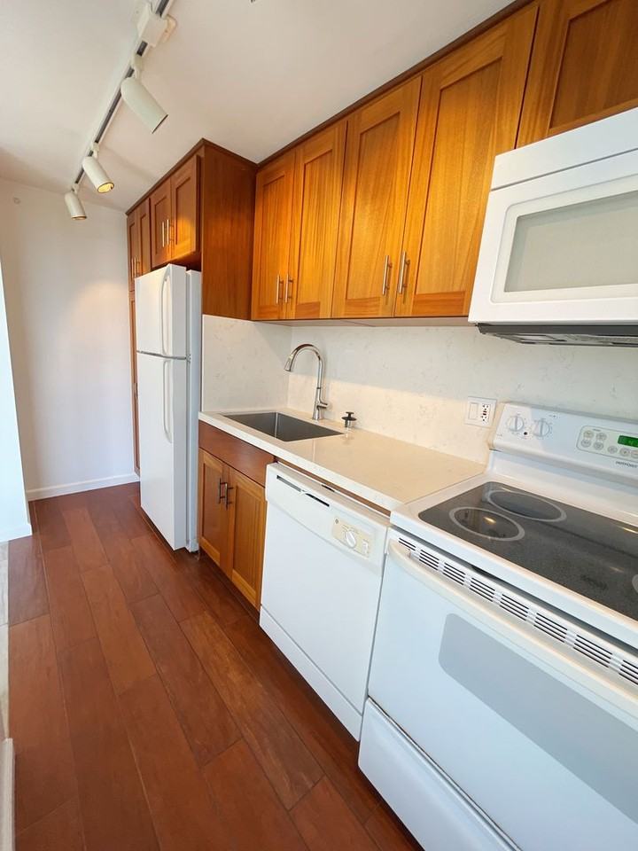1541 Dominis St #802 - Photo 6 of 17